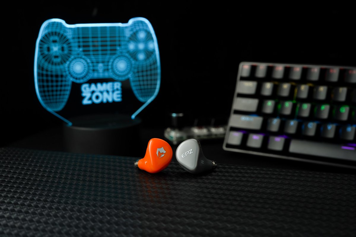 EPZ_official's tweet photo. Game on. Sound check.🎧
Through the wall, a slide locks back.
You're already moving..🎮
G20 Pro, clean separation, precise imaging.
Who's your Player 2? 👇
#EPZAudio #gaming #gamingIEM #FPSGaming #gamingsetup #audio #AudioGear #G20Pro