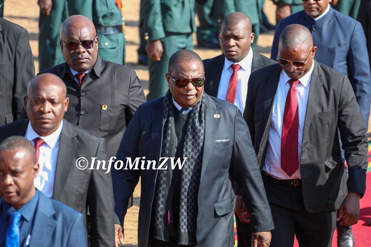 KennedyMar33798's tweet photo. Vice President Hon. Dr. C.G.D.N. Chiwenga arrives at the National Heroes Acre to attend the burial ceremony. Aura baba!

#zimbabwe #nationalhero #rip https://t.co/EF2pZJoXDV