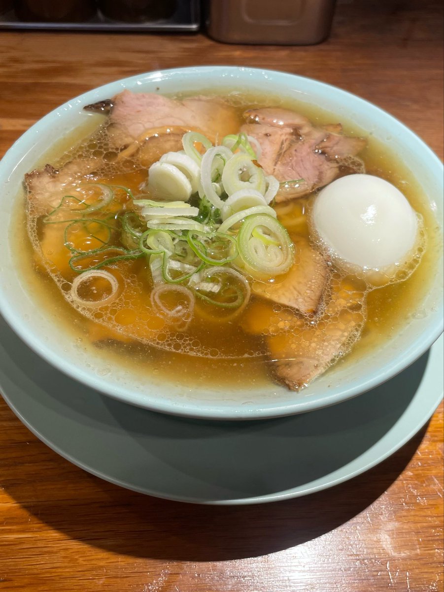 hooo55219's tweet photo. 東京のラーメンいつも汁多いな https://t.co/4psFESKhYk