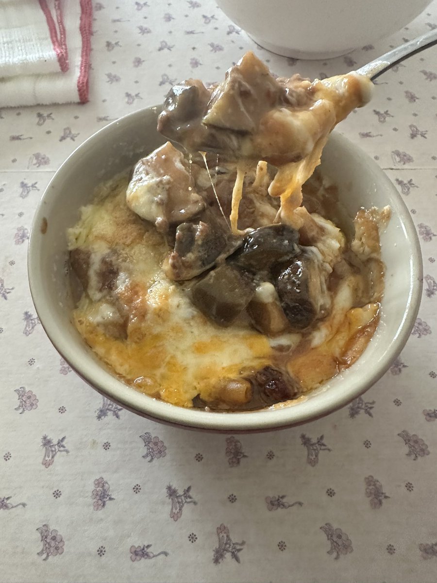 4869shinya's tweet photo. グラタン食べたくなったので
茄子のミートソースグラタン https://t.co/QrcOQzn17v