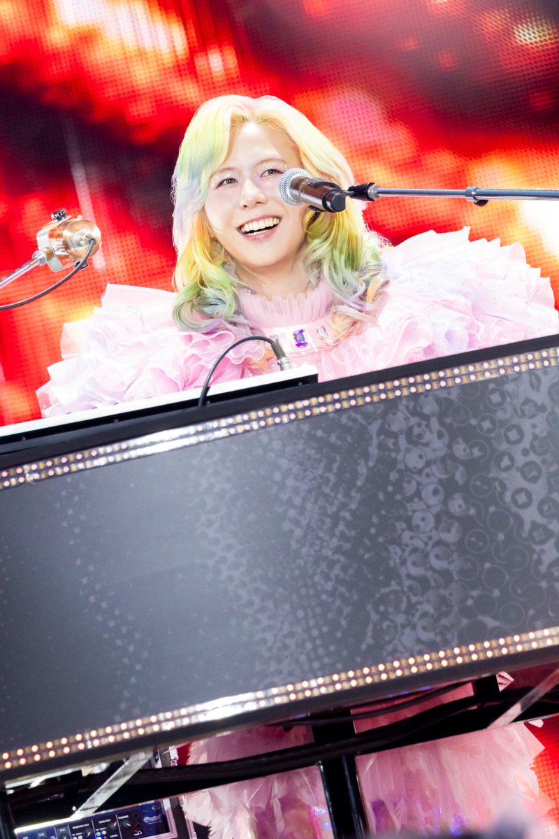 Billboard_JAPAN's tweet photo. ＜ライブレポート＞Mrs. GREEN APPLEが刻んだ現在地、そして開拓地へ――前人未踏のスタジアムツアー完走 
https://t.co/hX3scdpwCI https://t.co/defEwampZN