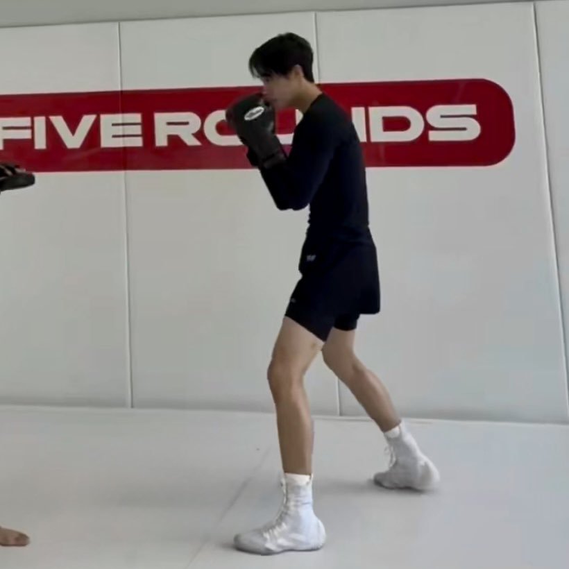 fluffysjjv's tweet photo. เขินไส้ดิบว่ะ 😣 https://t.co/0GZ3R2BPg7