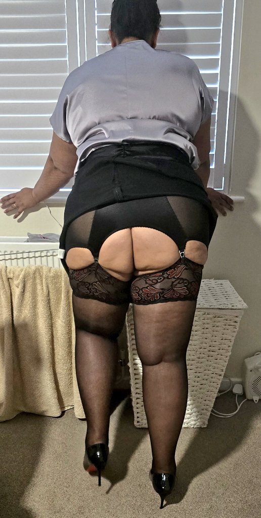 SluttyMsB1's tweet photo. Satin blouse, stockings and suspenders with heels x https://t.co/IB0pryaOlE