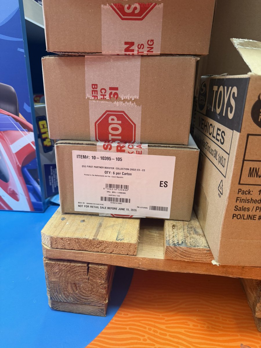 josemgom's tweet photo. First partner series 2 llega a Carrefour a 24.99. También las mini latas y latas grandes. 

@pokeaviso https://t.co/EGb5IYVlr8