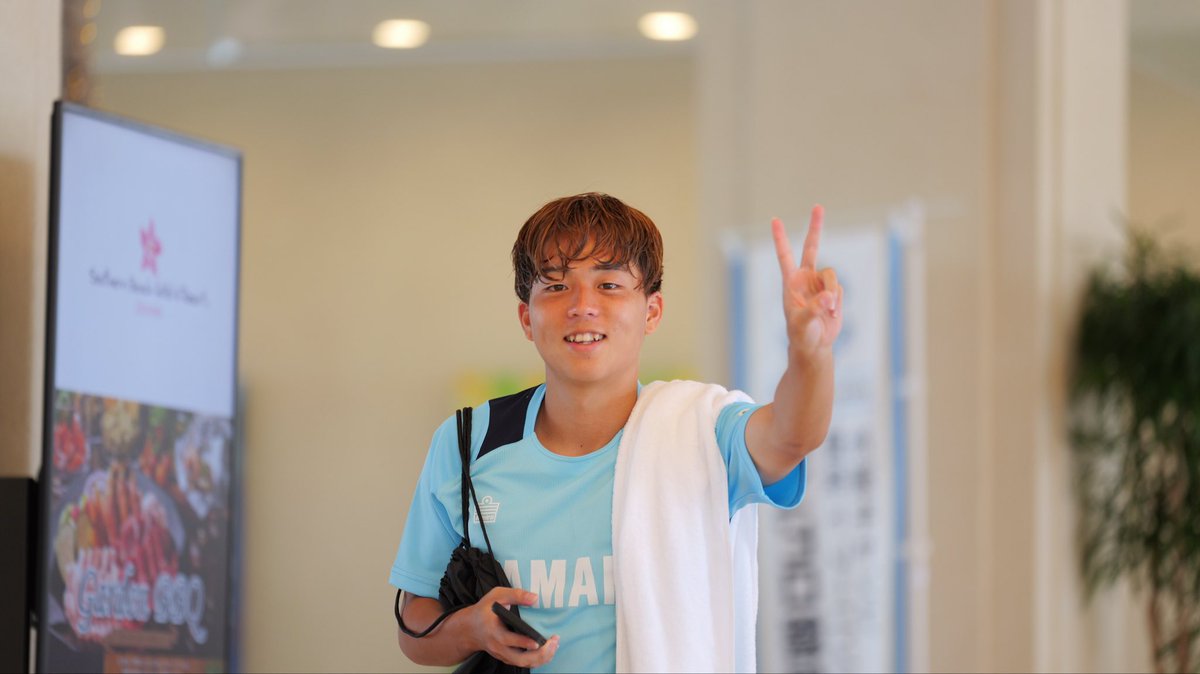 Jubiloiwata_YFC's tweet photo. 𝗢𝗞𝗜𝗡𝗔𝗪𝗔 𝗖𝗔𝗠𝗣 🌴
🏊 | 𝗣𝗢𝗢𝗟 𝗥𝗘𝗖𝗢𝗩𝗘𝗥𝗬

キャンプ期間中、ホテルのプールを活用してリカバリートレーニングを実施。
疲労回復を図りながら心身をリフレッシュし、次のトレーニングに備えました✌️

#サザンビーチホテル #ジュビロ磐田 https://t.co/HXPZHDaRfp