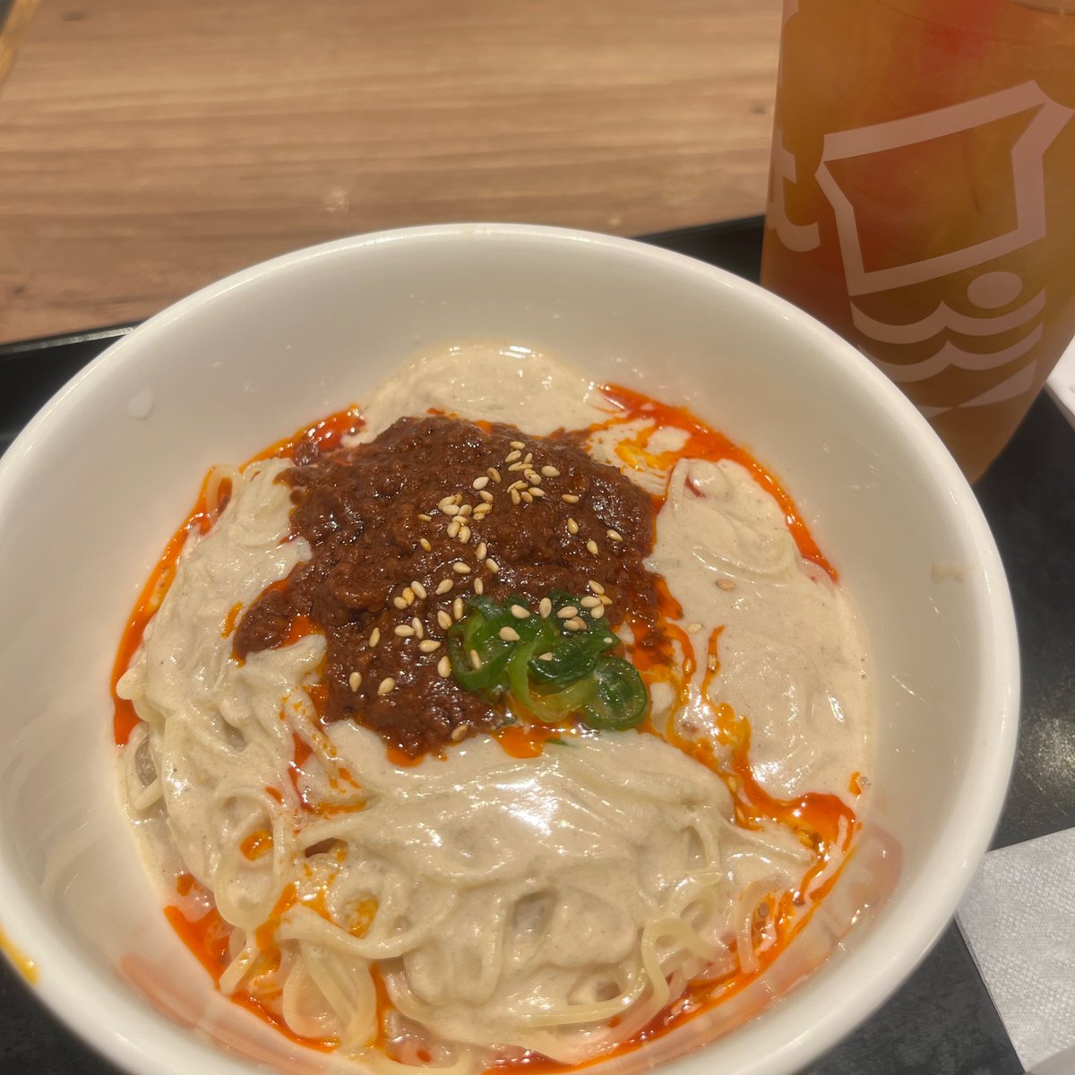 roiro_m616's tweet photo. ミスドで夏に毎年出るこれ大好きすぎて、絶対食べに行っちゃう 働いてた時も時給ほぼこれにしてたまである https://t.co/1fnMyH0dgb