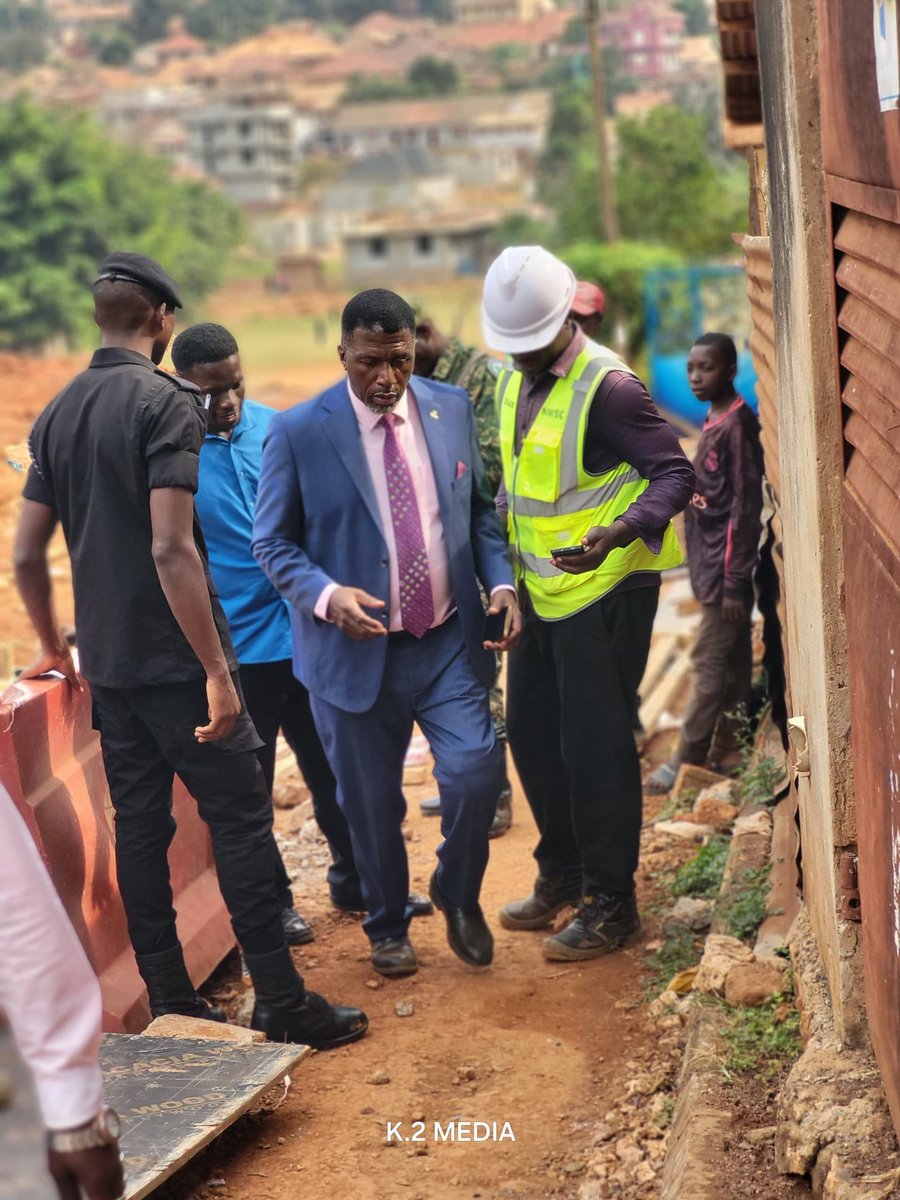 RonaldBalimwezo's tweet photo. Over the weekend, I monitored ongoing road infrastructure projects across Kampala. On Sunday, I inspected Salaama Road and urged contractors to uphold quality standards, adhere to construction specifications, and complete works on time. https://t.co/qTaXU7MtsK