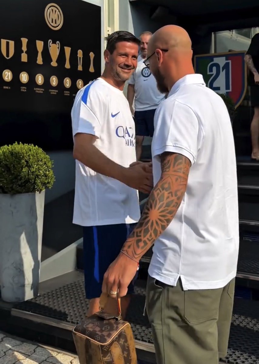 Alessandro tweet media