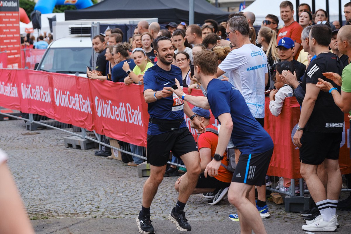 PPFbanka's tweet photo. Pražská Stromovka opět patřila běžcům a skvělé atmosféře 🏃‍♀️ 
 
❤️ Děkujeme všem kolegům za skvělé výkony a týmovou podporu, díky kterým jsme si letošní ročník opět užili naplno. https://t.co/sboBzUx06A