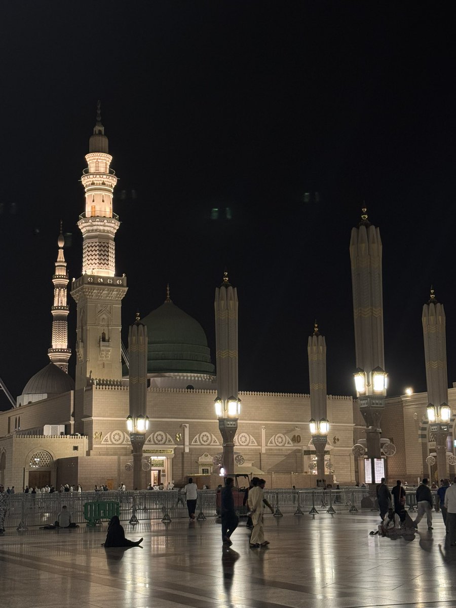 esraaban94's tweet photo. و لأول مره في حياتي كلها تفوتني رحلة ، فاتتني رحلة القطار رحلتي 10:30 وصحيت من النوم 10:30 شكلها المدينه ماتباني اسيبها 🥹♥️ https://t.co/2eUy4BxSIT