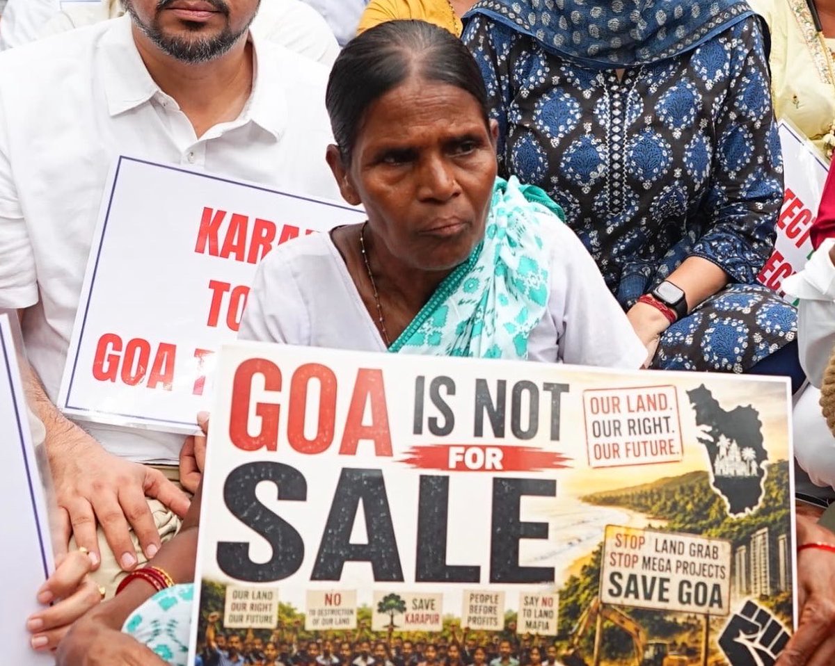 AtishiAAP's tweet photo. For the last 100 days, the villagers of Karapur, Goa, have been fighting to save their village from a mega project, but the BJP Govt has chosen to stand with builders-colonisers and not Goenkars.

Today, these brave people of Karapur came to Delhi and AAP gave them our full support. We are with them in this fight to save their land.