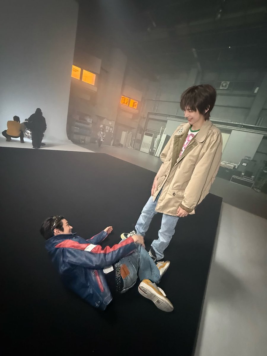 jwhaneul's tweet photo. ถามว่าคิมจูฮุนเลี้ยงน้องยังไงน่ะหรอ
: เปงน้องพี่จูต้องอดทนมาก แต่มานก็ชอบเล่นกะเค้าเหลือเกิน5555555555555 https://t.co/22JPAvr1z1
