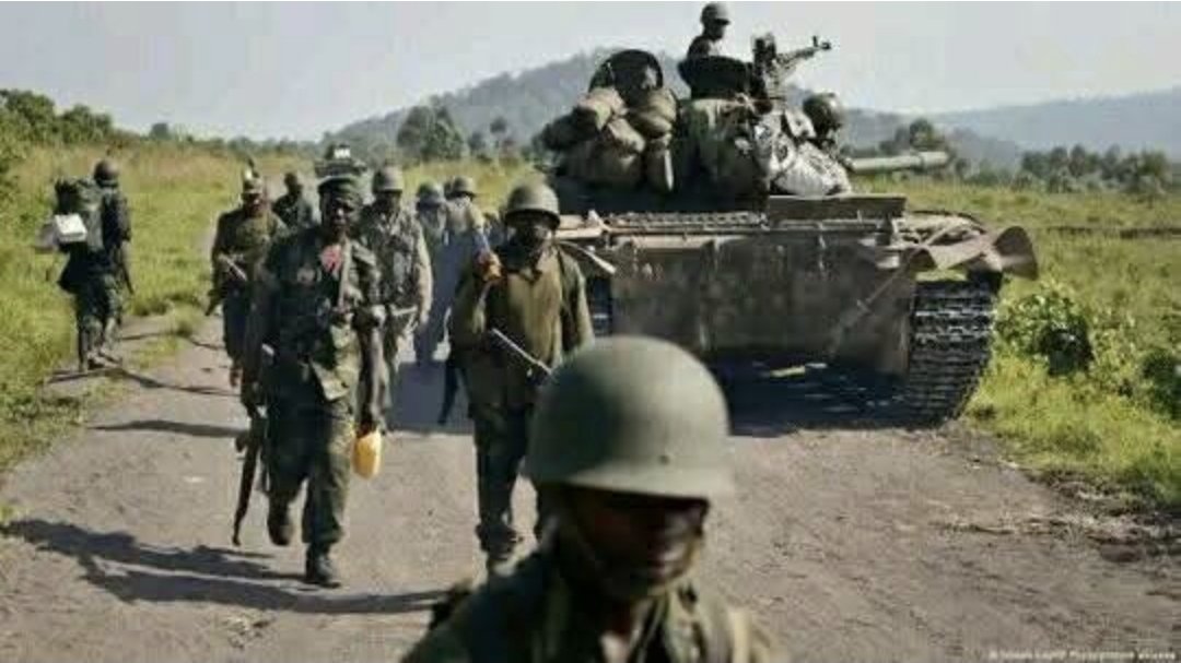 243Afro12253's tweet photo. RDC : Les Forces armées de la République démocratique du Congo (FARDC) ont repris le contrôle des villages de Tepe et Pangoyi, dans la chefferie de Babila Babombi, en territoire de Mambasa (Ituri), précédemment occupés par les rebelles des ADF/ISCAP.

L’information a été communiquée par le vice-Premier ministre, ministre de la Défense nationale et Anciens combattants, lors de son point sécuritaire. 
Cette avancée s’inscrit dans le cadre des opérations militaires en cours destinées à traquer et neutraliser les groupes armés qui sévissent dans l’est de la RDC.

Les autorités assurent que les offensives se poursuivent afin de consolider les positions reconquises et de restaurer durablement l’autorité de l’État dans les zones touchées par l’insécurité.