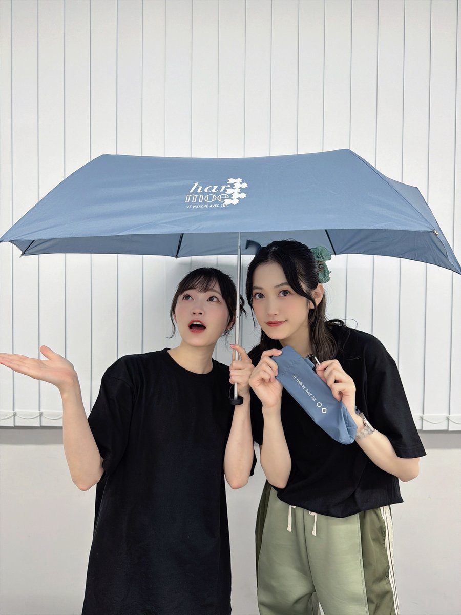 harmoe_official's tweet photo. ／
5th Anniversary LIVE「#harmoe Ranking!!」＆ canvas session 〜5th Anniversary Special〜
グッズ紹介①
＼
⁡
🔹スポーツタオル ／2,800円
🔹カラビナ付き折り畳み傘 ／5,000円
⁡
🔻詳しくはこちら
https://t.co/ejcXV5VSLg
⁡
#岩田陽葵 #小泉萌香 https://t.co/0RHW1gXaNe