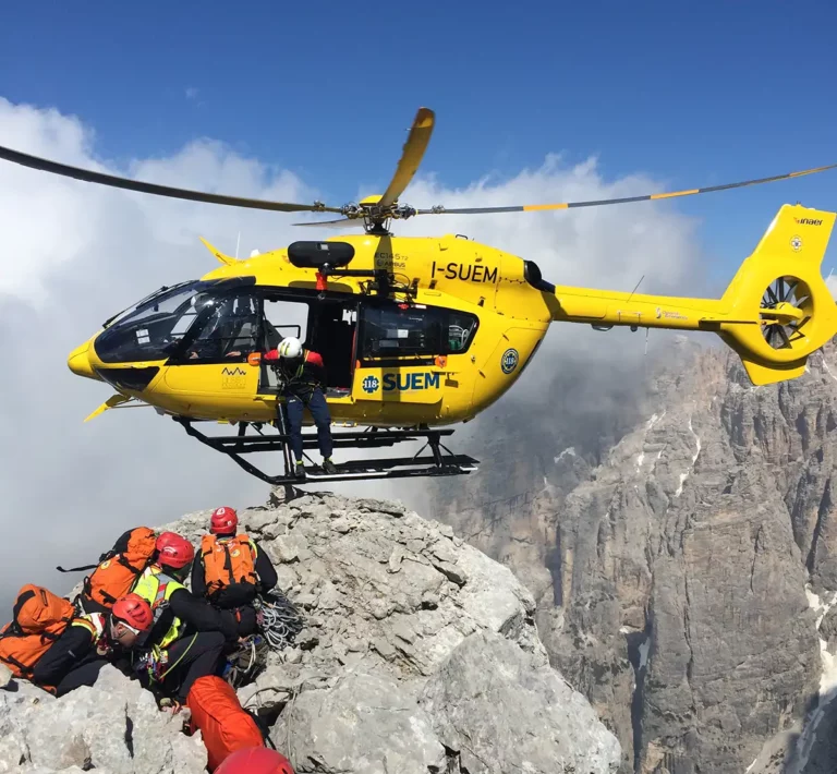 pietromit's tweet photo. @mondointasca #DolomitiBellunesi in sicurezza: identikit del rischio in alta quota, una rete di istituzioni ripartono con una campagna per vivere la montagna in sicurezza.  I consigli per una vacanza in modo consapevole. https://t.co/Mxzu9GB1Jo https://t.co/38KGp8HKMg