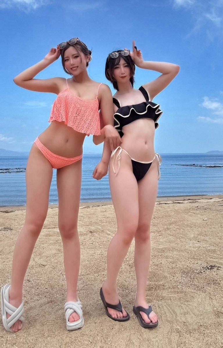 ねこちゃんと海デート！！ めっちゃ水着の形に日焼けした〜🤣 めっちゃ