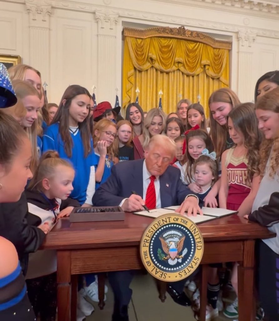 barontrump47's tweet photo. Kids’ favorite, President Trump! 🧒🇺🇸 Love this pic? 👍 https://t.co/YmPCgYcsb3