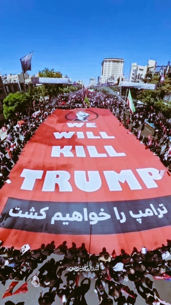 gooli61764's tweet photo. خونخواهی یعنی: تا تحققِ عدالت و ریشه‌کنیِ ظالم، یک لحظه هم آرام نخواهیم نشست.
 #یا_لثارات_الخامنه_ای https://t.co/AaW4O0Eulp
