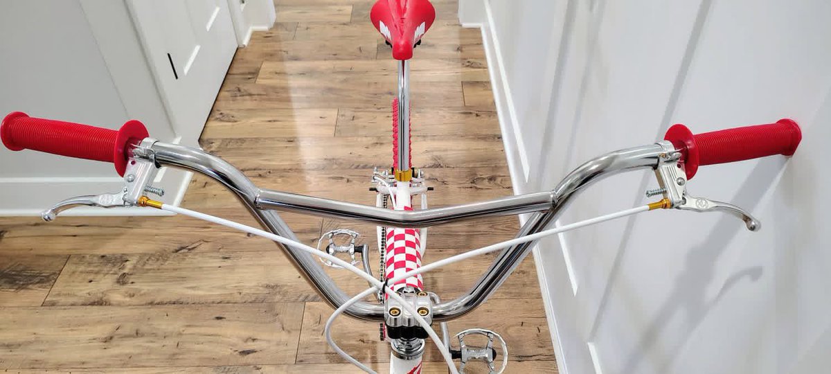 Radbmxbuilds's tweet photo. ⬇️ 💲 Price Reduced 💲 ⬇️

♦️The 1987 Schwinn Predator♦️

This bike has been completely restored. Essentially, this is a new 1987 BMX bike. The frame and forks are original as well as the stem cap. Everything else is completely new. Fresh paint, fresh decals, fresh bearings, fresh parts. Meticulous restoration. 

You can win trophies with it, ride it or display it. 

💲 1000 FIRM 💲

Will ship at buyers expense.