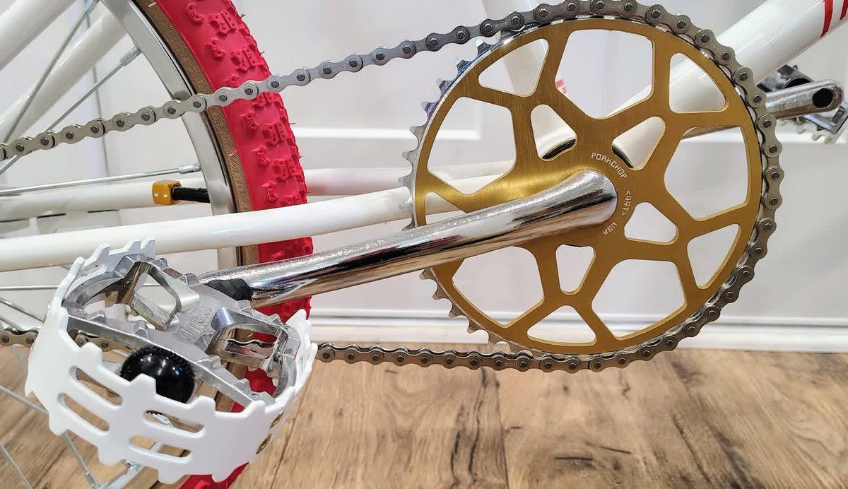 Radbmxbuilds's tweet photo. ⬇️ 💲 Price Reduced 💲 ⬇️

♦️The 1987 Schwinn Predator♦️

This bike has been completely restored. Essentially, this is a new 1987 BMX bike. The frame and forks are original as well as the stem cap. Everything else is completely new. Fresh paint, fresh decals, fresh bearings, fresh parts. Meticulous restoration. 

You can win trophies with it, ride it or display it. 

💲 1000 FIRM 💲

Will ship at buyers expense.