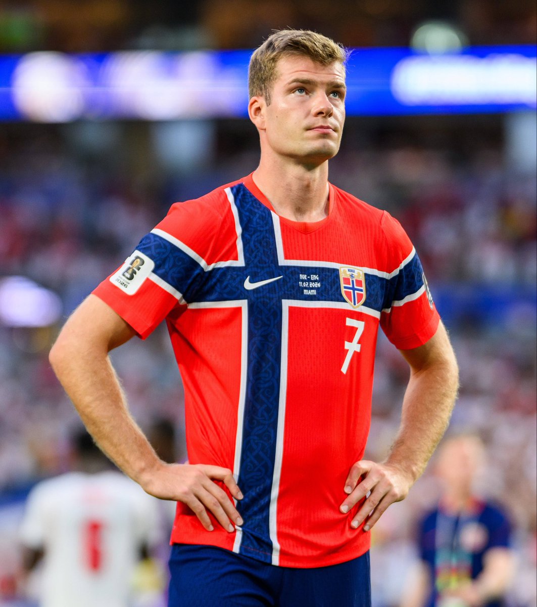ActuFoot_'s tweet photo. 🚨 ALEXANDER SORLOTH 🇳🇴 A REÇU DES INSULTES ET DES MENACES DE MORT APRÈS L’ÉLIMINATION DE LA NORVÈGE CONTRE L’ANGLETERRE ! 😱

Des menaces de morts ou encore des appels au suicide ont été postés en direction de l'attaquant après son occasion gâchée face à l’Angleterre. 😳

La compagne d’Alexander Sorloth, Lena Selnes a affiché quelques messages en story Instagram en écrivant : 

« La Coupe du monde et le football apportent beaucoup de joie, mais aussi beaucoup de haine. 

Je préférais ne pas y prêter attention, mais face à des commentaires comme ceux-ci, je n’ai pas le choix. »

🗞️ via @RMCsport