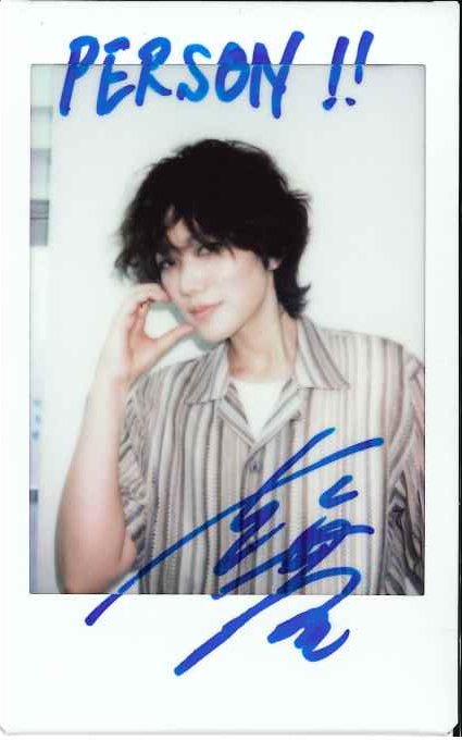 TVguidePERSON's tweet photo. 【「#TVガイドPERSON vol.166」好評発売中】
★直筆サイン入り生写真プレゼント
賞品番号B／#七海ひろき さん

必ず本誌の応募券をハガキに貼ってご応募ください。
締切は7/17(金)消印有効となります。
ご購入はhttps://t.co/mW7GfrrYlJ
@TVguidePERSON https://t.co/E9ZWytUTfl