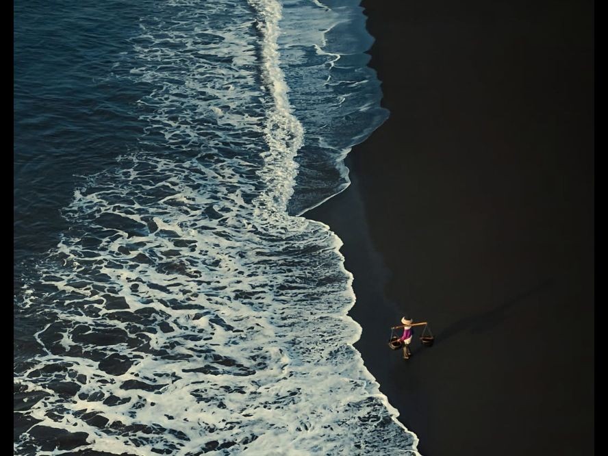 lccltfukuzzs6f's tweet photo. Monday morning arrives, and Clara’s alarm goes off at 6:30 a.m. She hits snooze once, then again, but finally forces herself to get up. She’s tired, but she knows she has to start the week.🏐
Keep enjoying every simple true moment.865975 https://t.co/sfTsQ43RlI