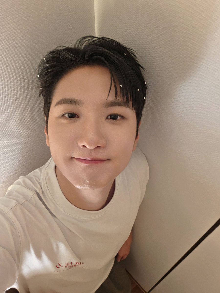 love_ae04's tweet photo. 이 구도로 찍은 광일이 뭔가 햄토리 닮아서 귀엽다아.. 어느집 애기가 이렇게 귀엽지요? https://t.co/qvc2KoMdWk