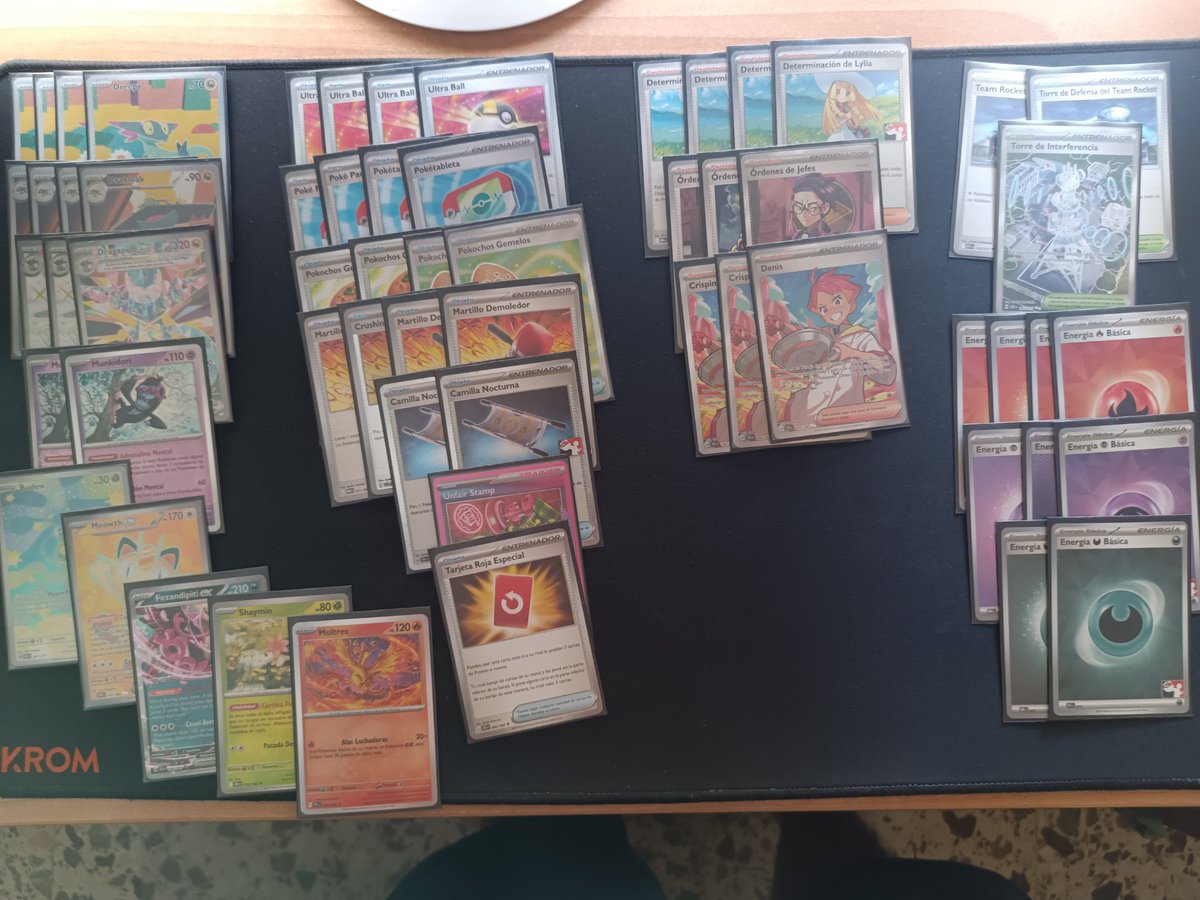 DelusionalFr0g's tweet photo. @Gambit_Division pasado. 
Y nada, decklist para que Borja cuando vea esto diga que me va a ganar otra vez y si le gano diga que no tengo honor por jugar al segundo mejor dragón de todo Pokemon después de Garchomp 🥸 https://t.co/WDh7LLzWxL