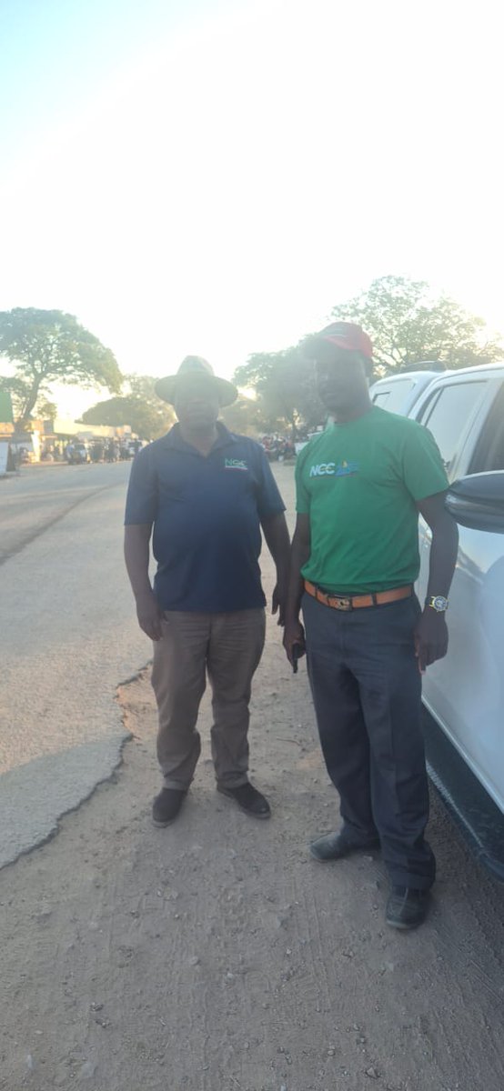 ncczimbabwe's tweet photo. ZimStat Enumerator Mr. Musora conducting the Rural Competitiveness Index (RUCCI) Survey at Mudhindo Growth Point, Guruve (Ruyamuro), collecting valuable data to support evidence-based policies that strengthen rural competitiveness and drive sustainable development in Zimbabwe. https://t.co/7I6fKF8jo7