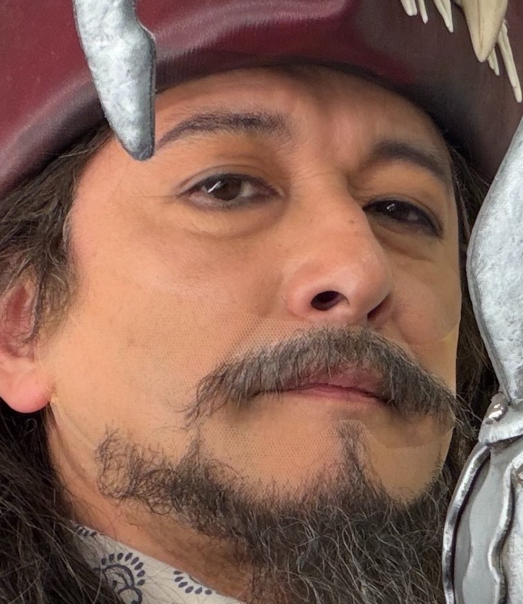 team_kanji's tweet photo. #ウェンディアンドピーターパン
大阪の堺公演　無事開幕致しました
⚓️🏴‍☠️🪝
ホールの広さに合わせて動きも目線も調整しながら
客席の一番後ろのお客様にも届く事を心がけて　演じて参ります
明日からもどうぞよろしく‼️
ミスターダーリングもよろしく👨‍🦰
#フェニーチェ堺 
#石丸幹二 https://t.co/2y2GjhKGyO