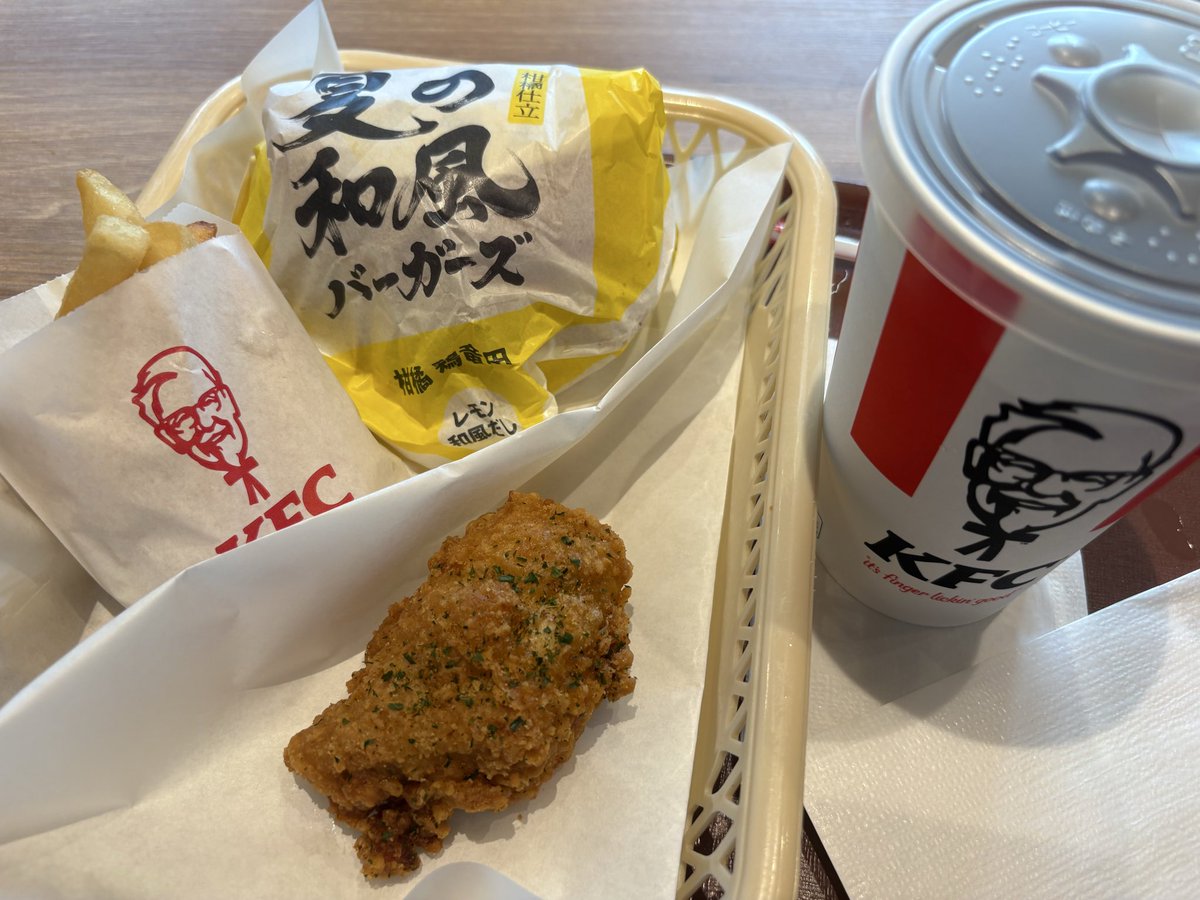 goemonxji's tweet photo. ケンタッキーの鶏竜田うまーい https://t.co/QTGHMgRs21