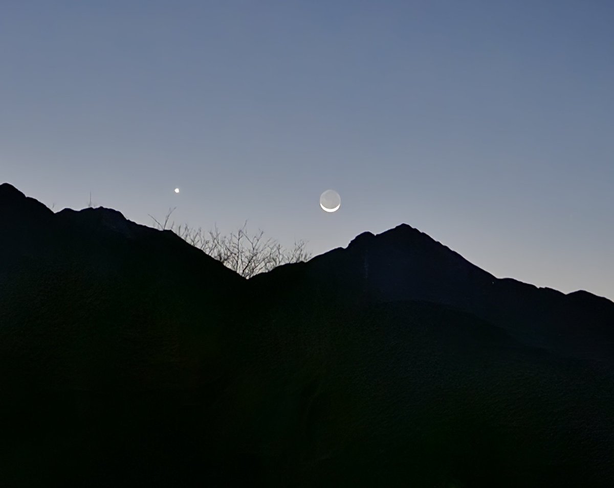 PuckHamiMane's tweet photo. ↑この写真をポストするのに…
三日月の左の星が…
チャッピーは金星
Geminiは木星って言い張ってて😂
結局謎でそのままにしちゃってたんだけど…
今回もう一度Geminiに聞いたら
金星って✨
そして当時のChat見せたら反省しまくってた🤣
答え合わせできたので今回ポストしました🤣 https://t.co/L4XbTDiF6c