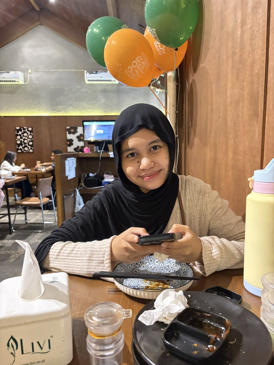 bibw00l's tweet photo. heehe dikasih mbg 😋🤭🤓 https://t.co/6yghWfZo48