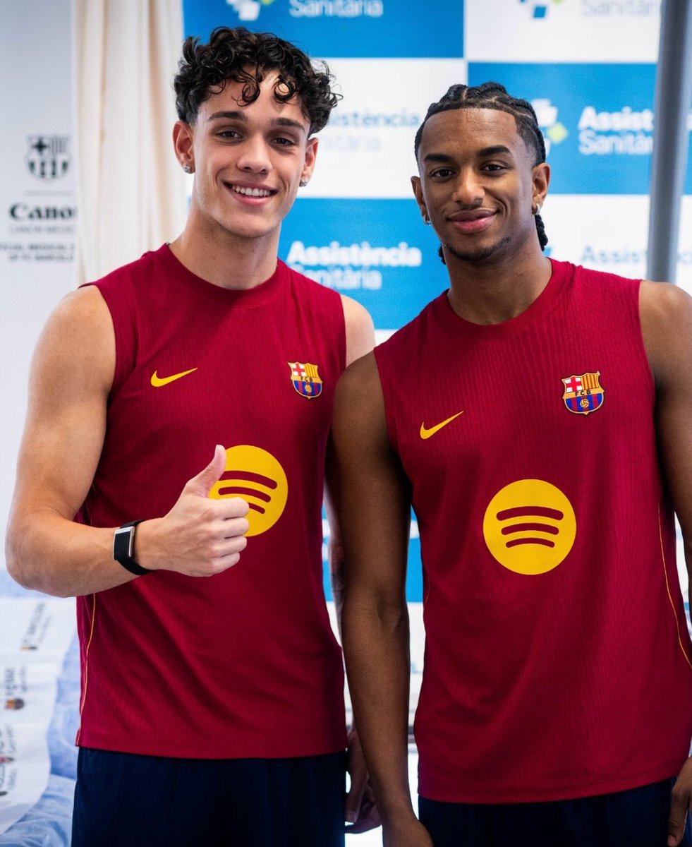 angrygavi's tweet photo. THE BOYS ARE BAAACKKKK 😭😭💙❤️ https://t.co/ANYyTUrkV3
