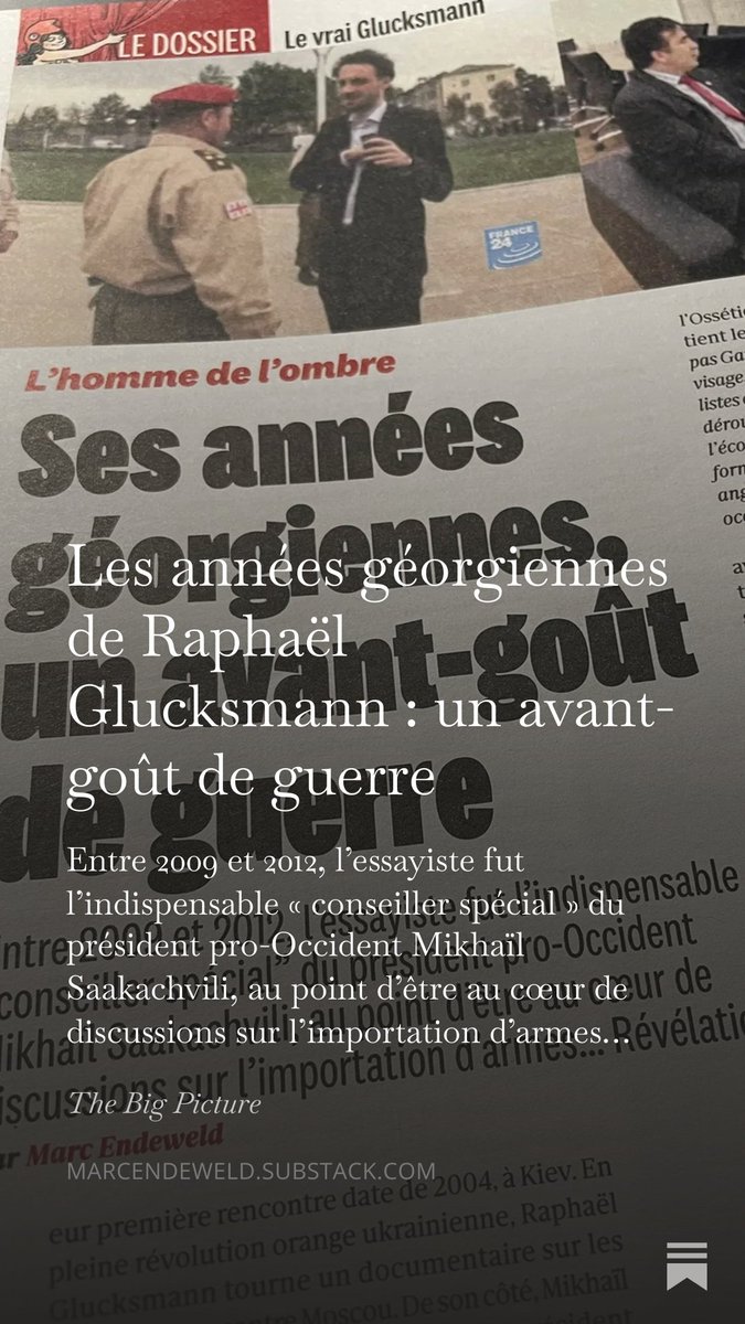 LaurentOzon's tweet photo. Les activités de Raphaël Glucksmann dans le trafic d'armes au service de l'escroc Saakachvili. Un article instructif de @marcendeweld. Extrait :

"Pour contourner l’embargo russe, Glucksmann et ses amis géorgiens entament des discussions avec ATE, une discrète entreprise d’armement proche du groupe Dassault et des milieux de défense israéliens, cofondée par deux Français en Afrique du Sud au beau milieu de l’apartheid dans les années 1980, et qui s’est fait une spécialité de contourner les embargos.

Les Sud-Africains se sont spécialisés dans la modernisation de matériels russes. Dans les années 1990, ils en ont fourni à l’Algérie pour combattre le GIA. Raphaël Glucksmann le savait, lui qui avait fait un stage de journalisme au Soir d’Algérie et dont le père était proche des généraux du régime algérien."

https://t.co/7s4Rp1V1m5