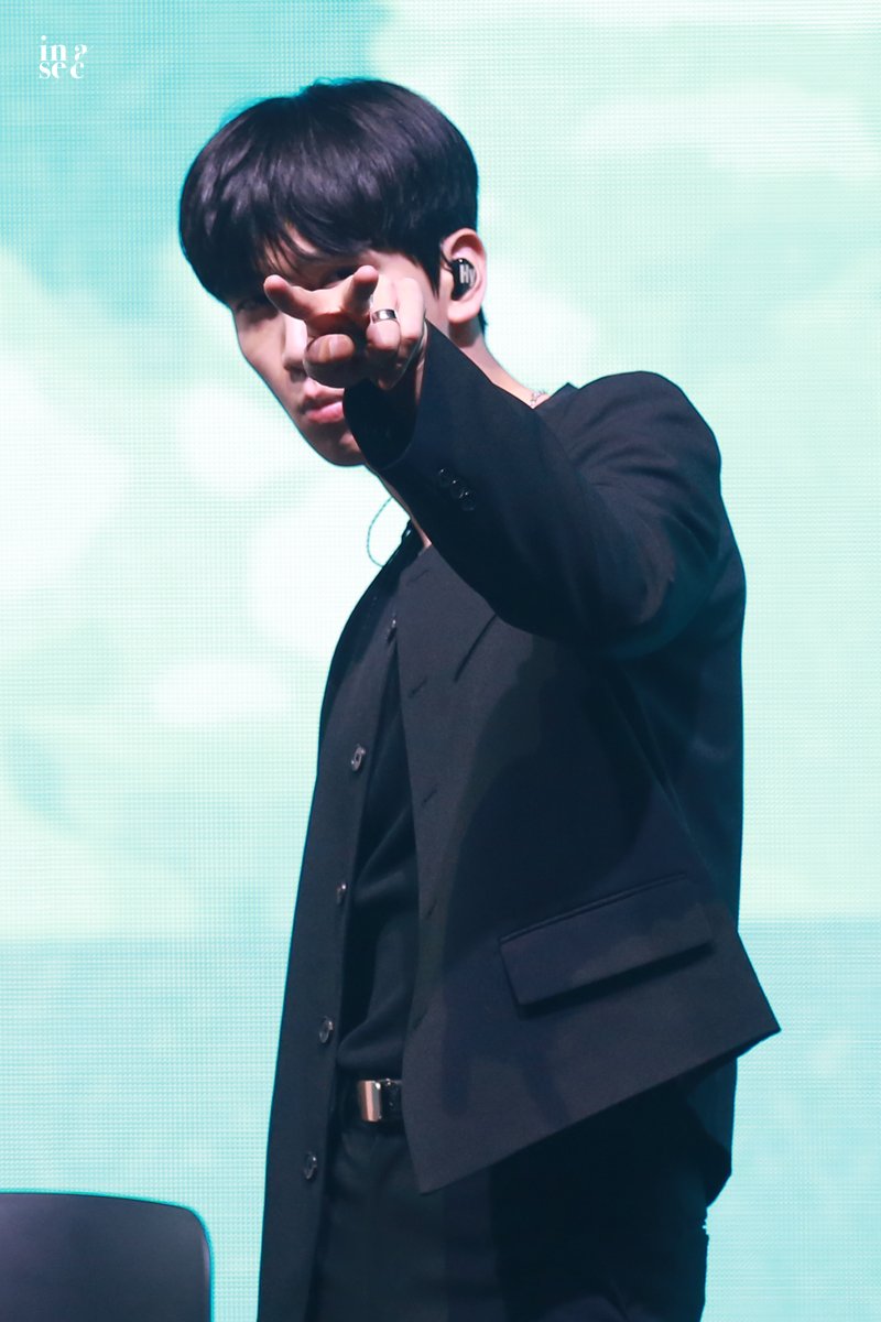 100ofsecond's tweet photo. 260711 Some-mer Wave 팬미팅 낮공
아임 와칭 유🙂
#혁 #한상혁 #HYUK #빅스 #VIXX https://t.co/NOIvi8cdil