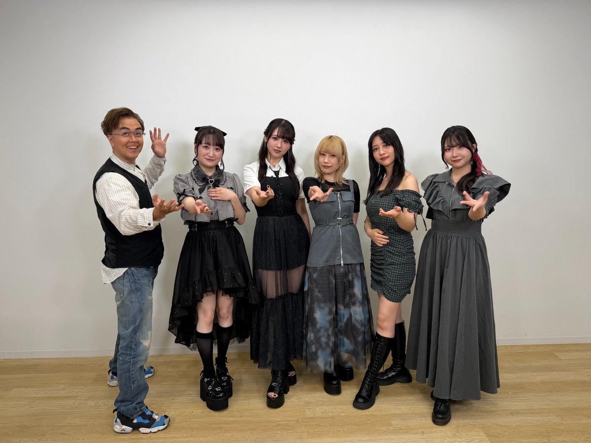 musicru_tv's tweet photo. #musicるTV 7/20(月)25:25〜予定(関東)

✅ #AveMujica
世界が注目する次世代ガールズバンドAve Mujica が2週連続で登場🌙���‍⬛
メンバー全員がAL収録曲からそれぞれの推し曲について熱弁🔥
今後の熱い展望についても語る！💭💡

✅ #KAWAIILAB
テレビ朝日の夏のイベント「#サマフェス」に初出演する #MORESTAR から、#森田あみ 🩷と #遠藤まりん 💙が登場！
新曲「#サマーゴー!!」は、サマフェスのドリームソングに決定☀️🌈
#モアスタ が出演する5日間の見どころとは🌟

✅ #ゆとりくん
若きカリスマとして活躍するゆとりくん を4週連続特集📈✨
アパレル会社の「社長」と「アーティスト」の2つの顔の違いに迫る👀

✅ #まるり
透明感のある歌声と切ない感情表現で “SNSの歌姫” とも称される女��シンガー「まるり」🎙️🩵
最新曲「#エンドロール」について本人からコメントが到着！📢✨
さらに、新曲「#アイマイ」を、どこよりも早くお届けします🎧🎵

🗾地域により放送日程が異なります
https://t.co/Kv4paHM0lk