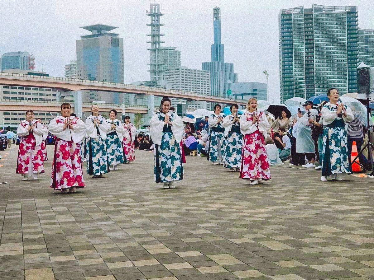 ____mugen___'s tweet photo. 🚢#SailingKOBE⚓️
7/4(土)メリケンパークにて行われた
Sailing KOBEに初参加させていただきました💖
お足元の悪い中、温かいご声援をいただきありがとうございました✨
皆さまの応援のおかげで、無事に3演舞を楽しく踊りきる事ができました🎶

運営・関係者の皆様、観客の皆様ありがとうございました✨ https://t.co/k7BbIOY7Aa
