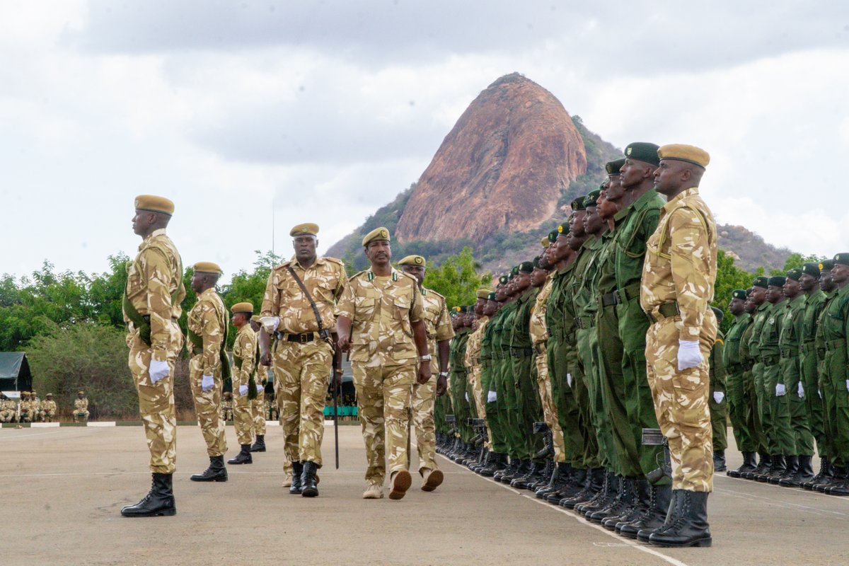 OlPejeta's tweet photo. Three months ago they arrived as recruits. Today, 20 of our rangers return from the Kenya Wildlife Service Law Enforcement Academy as fully fledged professionals, ready to serve on the frontline of conservation.

Thread 👇 https://t.co/esRIVaPfvt