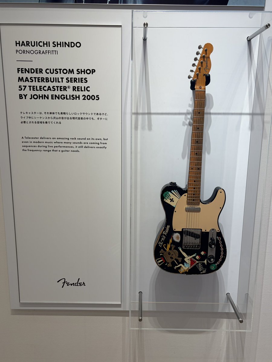 harou2497's tweet photo. Fenderに晴一さんのギター見に行ったら黒テレキャスになってました！！細部の傷他で見れて感動😭 https://t.co/uPeZkTO6Jk