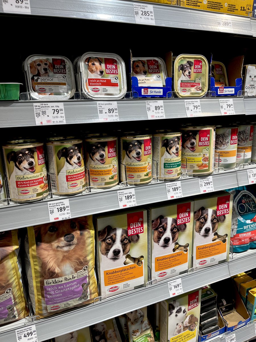 whatsontheshel1's tweet photo. Dog and cat food, treats, litter, and supplies for small pets in organized retail shelving.

https://t.co/fGkSws3r32

#PetFood #DogFood #CatFood #PetTreats #PetCare #PetSupplies #Supermarket #Retail #RetailShelf #StoreShelf #PetNutrition #DogTreats #CatTreats #WetFood #DryFood https://t.co/5PnIqeRPN4