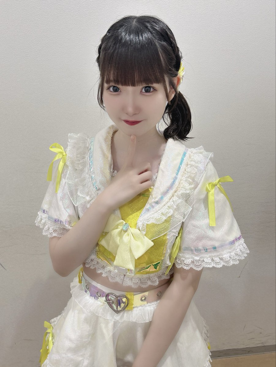 mmm_nya000's tweet photo. お借りした衣装！似合ってるかな〜？☁️💛 https://t.co/hoRU8vuxv2
