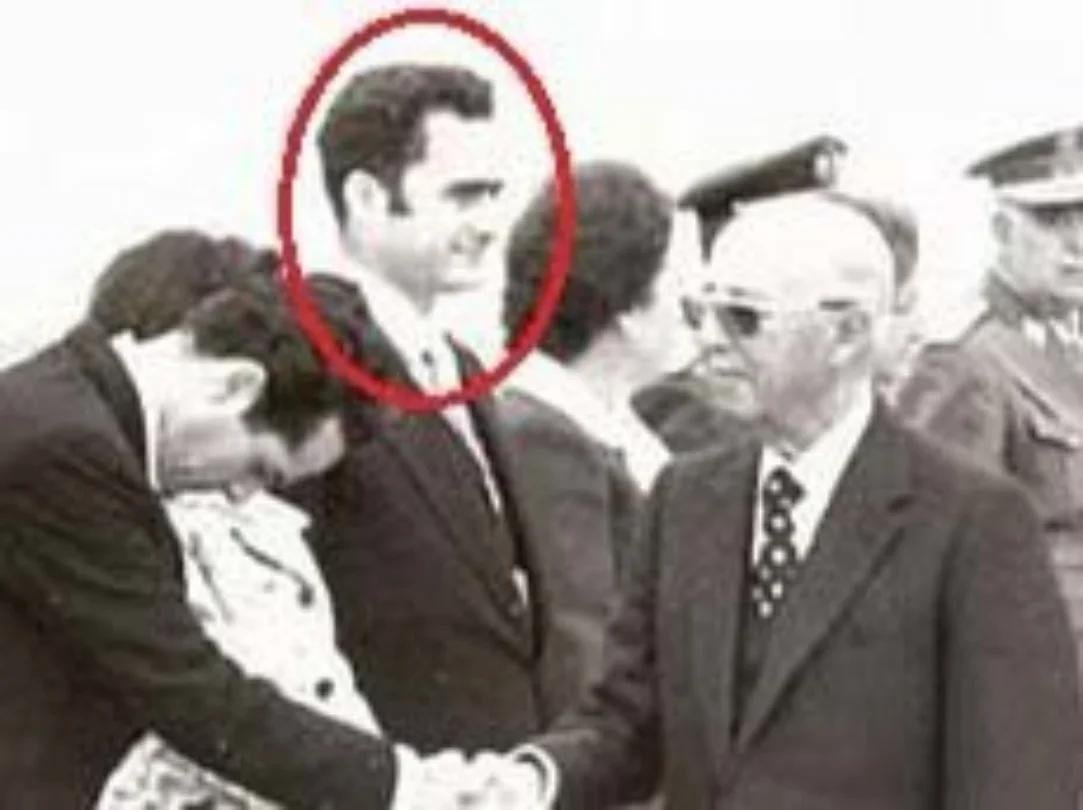 FonsiLoaiza's tweet photo. Paco de la Torre del PP es el alcalde de Málaga desde el año 2000 y padrino político de Juanma Moreno. Pasó por el PRD de Florentino Pérez y Miquel Roca. Lleva en cargos públicos desde la dictadura con Franco. https://t.co/RL9X7nk4Oo