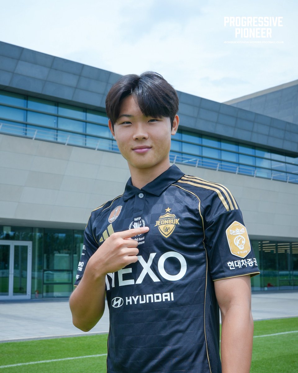 holazuni's tweet photo. 🇰🇷⭐ South Korea’s next Lee Kang-in? Meet Jeonbuk’s 17-year-old sensation Kim Yegeon.

Jeonbuk Hyundai Motors have signed the 2008-born attacking midfielder to a full professional contract, making him the first player in the club’s history to turn pro while still attending high school.

And he wasted no time proving why. 👀

Just two days after signing, Kim scored a brilliant left-footed goal against Ulsan HD in the Hyundai Derby — only his second K League appearance. ⚽🔥

At 17 years and 11 months, he also became the first player born in 2008 to score in K League history.

Kim has long been regarded as one of South Korea’s brightest prospects, representing the country at youth level and wearing the No.10 shirt at the AFC U-17 Asian Cup.

His rise has been rapid:

🏫 Jeonbuk academy
🟢 11 games and 3 goals for Jeonbuk N in K3 League
⬆️ First-team promotion
📝 Historic professional deal
⚽ Goal in the Hyundai Derby

Technically gifted, fearless in possession and capable of playing between the lines, Kim is already being tipped as one of the most exciting Korean creative talents since Lee Kang-in.

A new star may be emerging in Jeonju. 🌟

🔗[https://t.co/v87ErBeMVb]