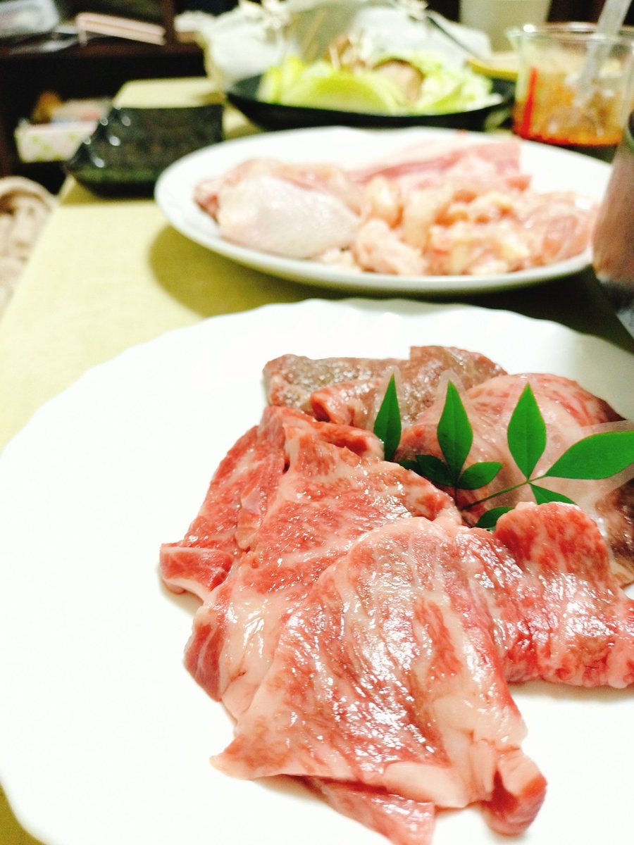 butataco's tweet photo. 焼肉！
牛2種、鶏もも、せせり、ぼんじり。
あと野菜
多くね？？？？

☆1人前です―――！ https://t.co/2HZEJ7vvf4