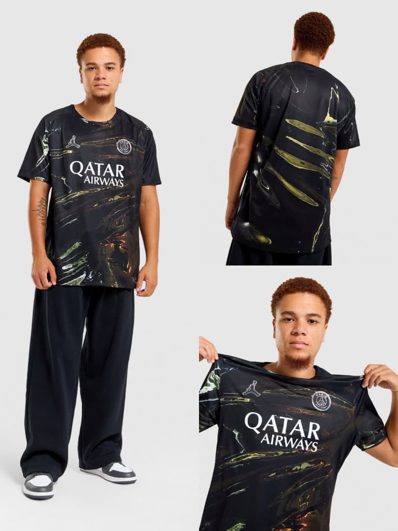 Atom_0611's tweet photo. *PSG 2026 stadium kit* 

🔖SIZES:,L, XL, XXL

🏷️Kit:11,000
🏷️Customization:3000

 🚚Delivery : Varies by location https://t.co/RvclgCbKsw