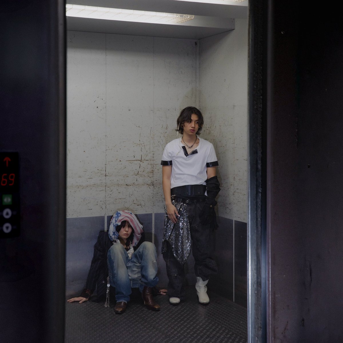 69peterparker69's tweet photo. 8/7 peterparker69 2nd EP “outernet開く”

1.???
2.where2人
3.???
4.???
5.???(今作ってる、間に合え) https://t.co/UaJfnXZ01J