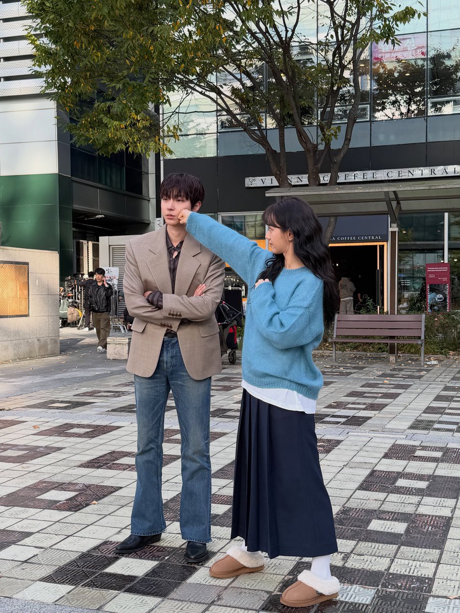 hwanginyoupbra's tweet photo. A atriz #LeeHyeri também atualizou seu Instagram com novas fotos dos bastidores de #DreamToYou ao lado de Inyoup. ❤️

Ansiosos para conhecer o casal do ano? https://t.co/xrwBaWQx2o