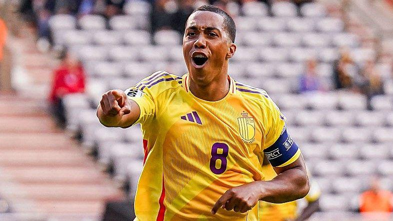 UtdXclusive's tweet photo. 🚨💣 BREAKING:

Tielemans is expected to join Manchester United!

[@FabrizioRomano] https://t.co/OK1KW2TmfG